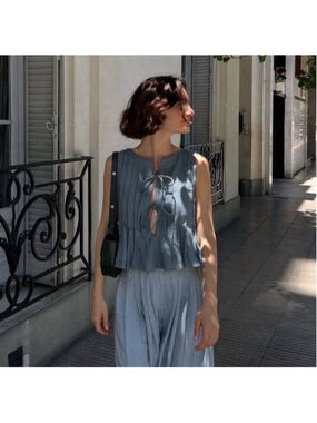 VRG GRL Valeria Linen Pleated Top Lake AU 10 US 6 Tie Front Nautical Lightweight